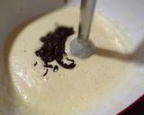 Foto del paso 5 de la receta Bizcocho cebra borracho de naranja y chocolate