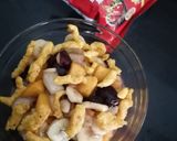 A picture of step 4 of Fruit Munch🍌🍒🍎with Kurkuray Crunch😉🌶.