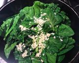 Foto del paso 2 de la receta: Popeye alla Piamontese(salteado de espinacas y ricotta)