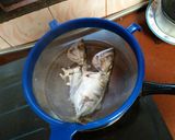 Foto langkah ke 3 dari resep Mpasi 8m+ risoto ikan kembung, wortel, buncis.