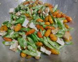 Foto langkah ke 4 dari resep Tumis buncis kulit melinjo.