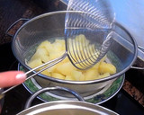 Foto del paso 1 de la receta: Pastel salado de patatas, carne y salsa de tomate