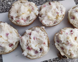 Foto del paso 4 de la receta: Patatas asadas rellenas de jamón serrano y queso gratinadas en airfryer