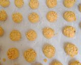 Foto langkah ke 3 dari resep Corn Flakes & nuts Cookies.