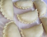 Foto langkah ke 4 dari resep Pastel Ekonomis Tanpa Telur (2 Bahan).