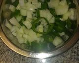 Foto del paso 1 de la receta: Salsa de pimiento verde y cebolla