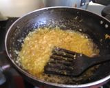 A picture of step 2 of Apple halwa.