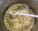 Spenótos-gorgonzolás rizottó koktélparadicsommal recept fázis 2 fotója