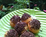 Foto langkah ke 7 dari resep Donat mini.