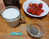 Foto del paso 1 de la receta: Smoothie de fresa con cocoa y chía
