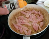 Foto del paso 3 de la receta: Verduras salteadas en salsa con pechuga de pollo