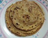 A picture of step 7 of Namak mirch paratha.