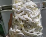 Foto langkah ke 3 dari resep Shoestring French fries.