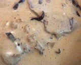 Foto del paso 5 de la receta: Chuletas ahumadas en crema de chile guajillo