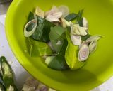 Foto langkah ke 1 dari resep Udang dan Cumi Tumis Pedas.
