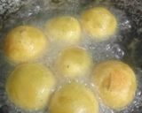 Foto langkah ke 4 dari resep Bola-Bola Ubi Isi Coklat.