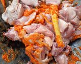 Foto langkah ke 4 dari resep Ayam woku manado (ayam kemangi).