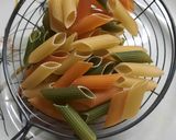 Foto del paso 2 de la receta: Fideos mostacholes 3 colores