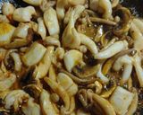 Foto del paso 2 de la receta: Arroz con sepia, setas y espinacas