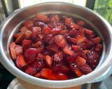 A picture of step 1 of Strawberry Cream.