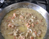 Foto del paso 1 de la receta: Nido festonatto al nero di sepia con salsa de gambas y caviar