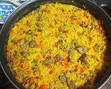 Foto del paso 3 de la receta: Arroz amarillo semicaldoso con carne y verdura