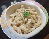 A picture of step 4 of Pink and white sauce pasta.
