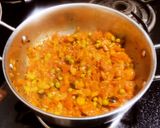 हिवाळा स्पेशल मिक्स भाजी (Winter Special Mix Bhaji Recipe In Marathi) रेसिपी स्टेप 5 फोटो 