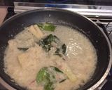 Foto langkah ke 2 dari resep Yummy salmon soup.