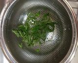 A picture of step 1 of Tekka Don with Fragrant Sesame Oil.