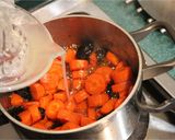 A picture of step 4 of Honey-Glazed Carrots.