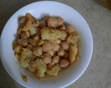 A picture of step 2 of Pani puri.