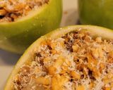 Foto del paso 3 de la receta: Manzanas al horno rellenas de granola!!