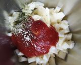 Foto del passaggio 2 della ricetta Crescione cotto in padella con verdure e pomodoro e mozzarella
