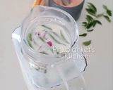A picture of step 3 of Mooru Ice (Spiced Yogurt Drink).