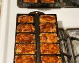 A picture of step 2 of Mini Meatloaves.