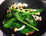 A picture of step 4 of Spinach and Bacon Cream Pasta!!.