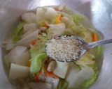 Foto langkah ke 3 dari resep Tumis Sawi Putih, Wortel dan Ayam.