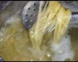 A picture of step 2 of Singaporean rice.