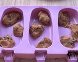 Foto langkah ke 2 dari resep Es Cream Yogurt isi Cookies Kacang Cokelat.