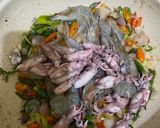 Foto langkah ke 4 dari resep Udang dan Cumi Tumis Pedas.
