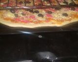 صورة لخطوة 5 من وصفة بيتزا على طريقتي جديدة احس من تاع لمحلات🍕🍕