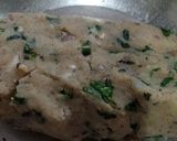 A picture of step 3 of Khasta karara aalo paratha.