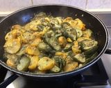 Une image de l'étape 6 de Courgettes bicolores au jus de bœuf et herbes aromatiques.