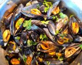 A picture of step 6 of Mussels in a Thai broth.