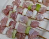 Foto langkah ke 2 dari resep Yakitori Simple.