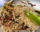 炒泡麵維力炸醬麵版本～剩菜再製食記的食譜步驟3照片