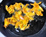 A picture of step 3 of Onion Pakora / Fritters.