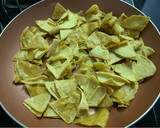 Foto del paso 2 de la receta: Chilaquiles con salsa roja