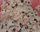Foto del paso 1 de la receta: Galletitas de avena, coco y miel con chispas